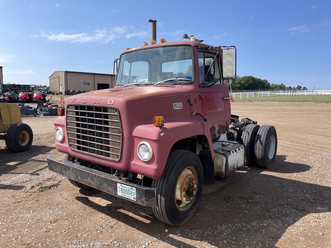 Image of Ford 8000 Primary image