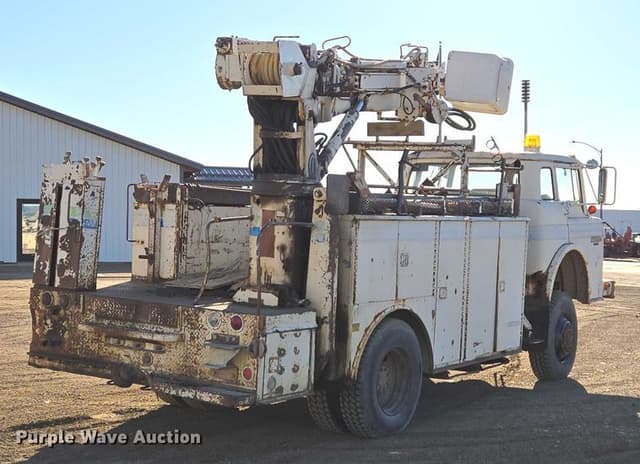 Image of Ford F-900 equipment image 4