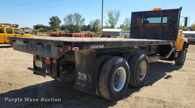 Image of Ford 9000 equipment image 4