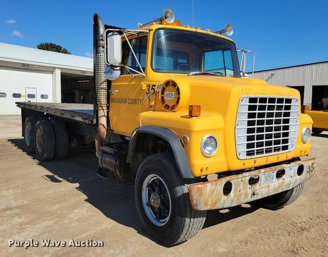 Image of Ford 9000 equipment image 2