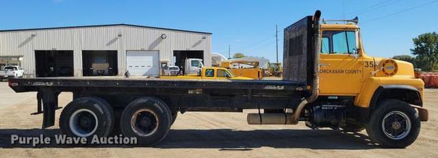 Image of Ford 9000 equipment image 3