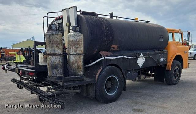 Image of Ford C800 equipment image 4
