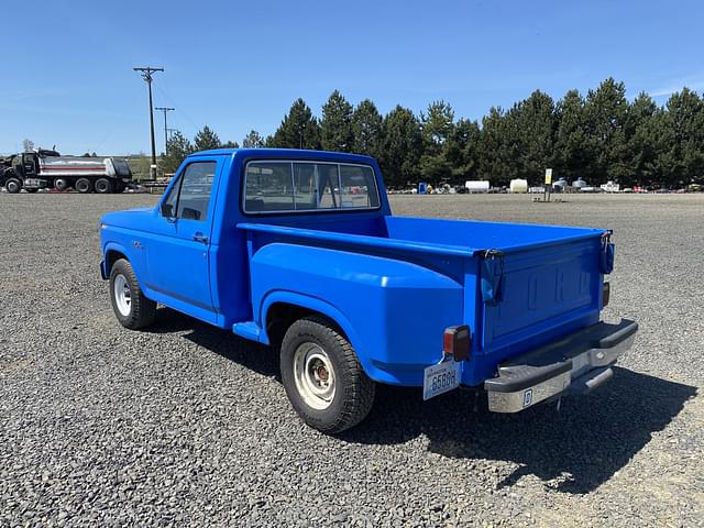 Image of Ford F-100 equipment image 3