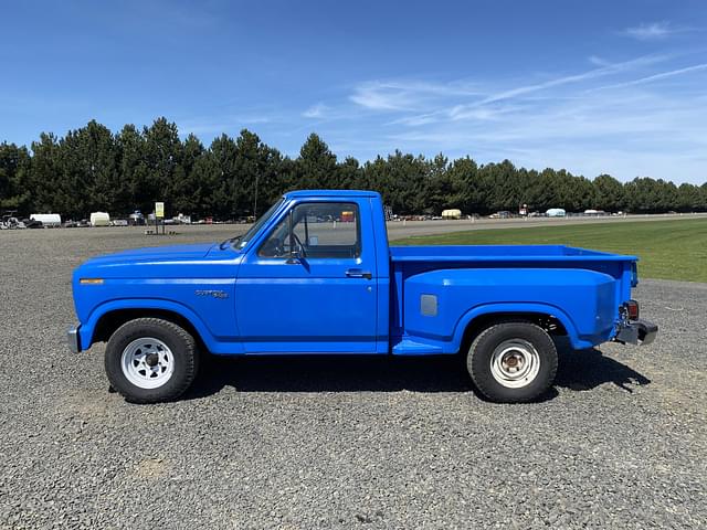 Image of Ford F-100 equipment image 2