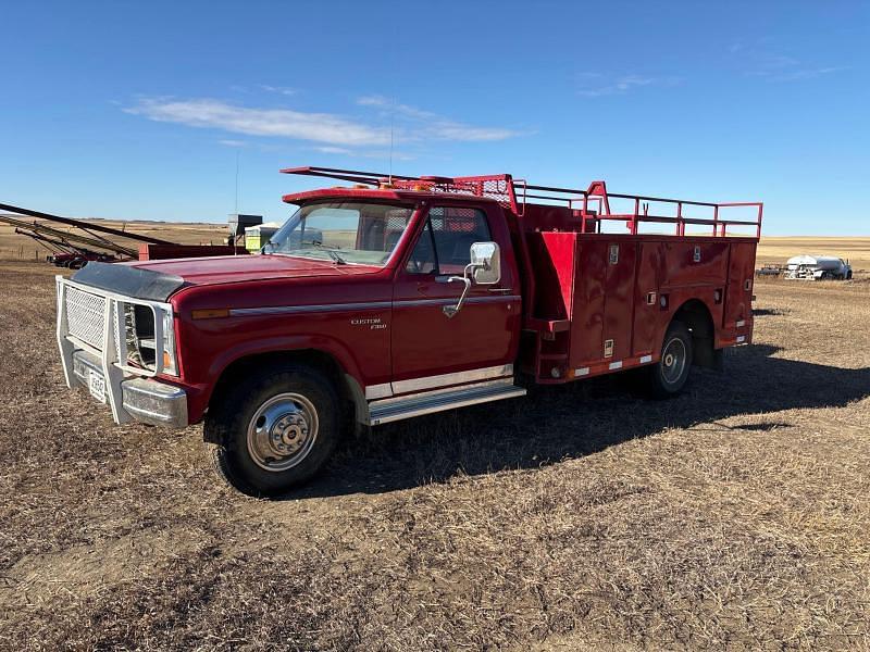 Image of Ford F-350 Primary image