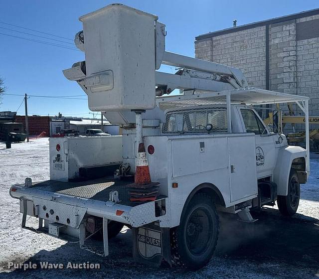 Image of Ford F600 equipment image 4