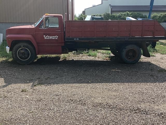 Image of Ford F-600 equipment image 2