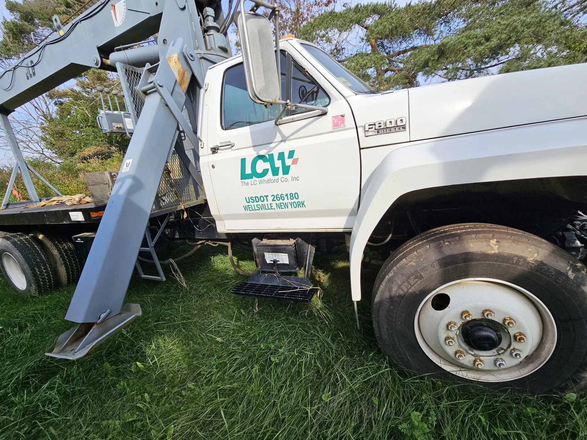 1981 Ford F-800 Equipment Image0