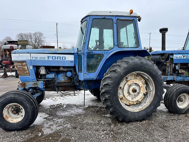 Image of Ford TW-20 equipment image 1