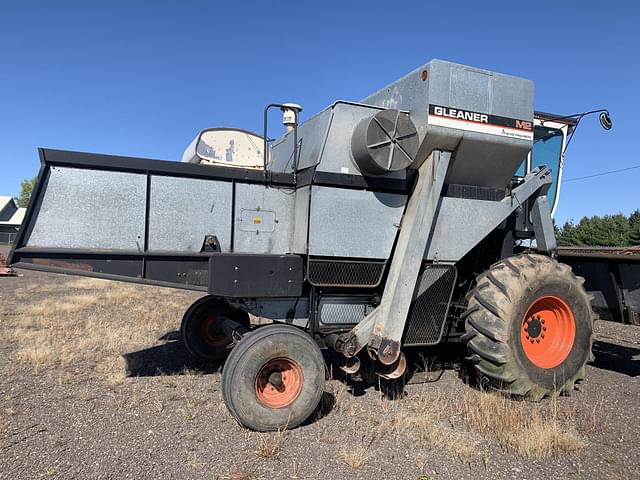 Image of Gleaner M2 equipment image 2