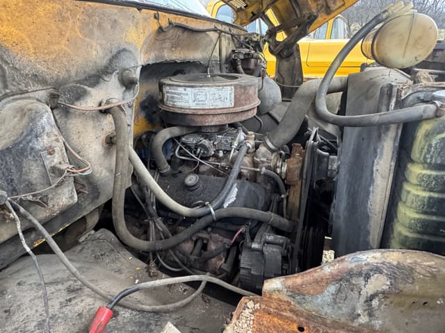 Image of GMC C6000 equipment image 4