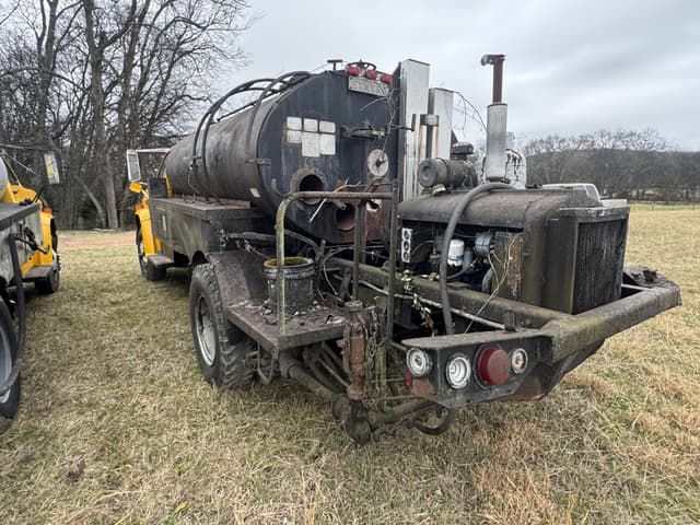 Image of GMC C6000 equipment image 1