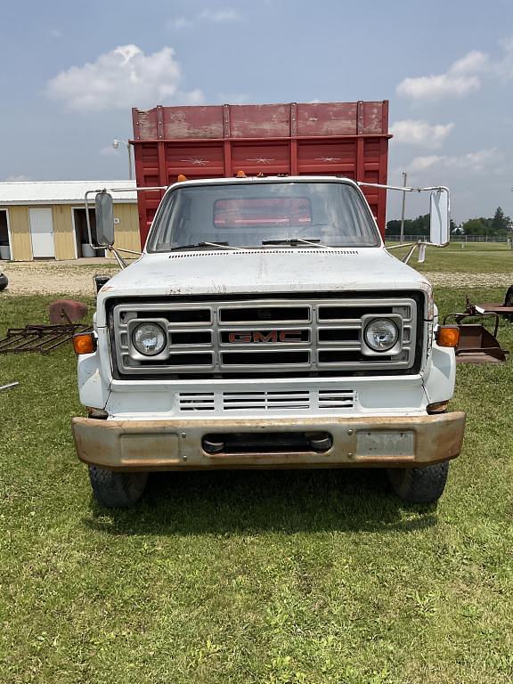 Image of GMC C6500 equipment image 2