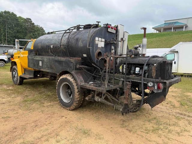 Image of GMC C7000 equipment image 3