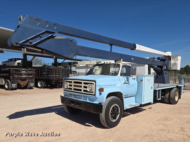 1981 GMC C7500 Equipment Image0