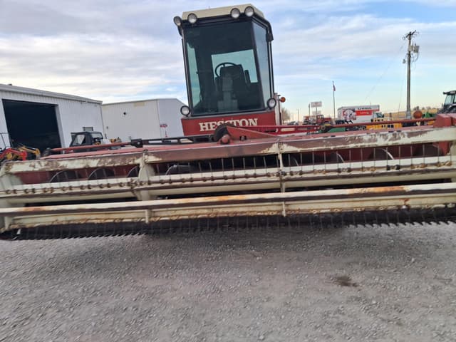 Image of Hesston 6650 equipment image 2