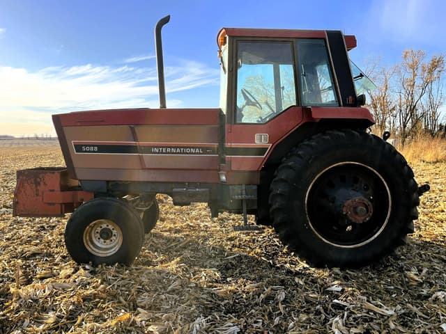 Image of International Harvester 5088 equipment image 2