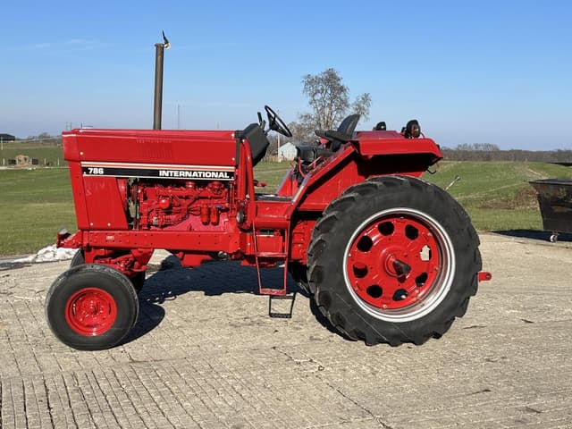 Image of International Harvester 786 equipment image 2