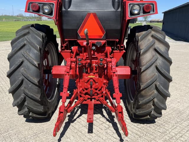 Image of International Harvester 786 equipment image 4