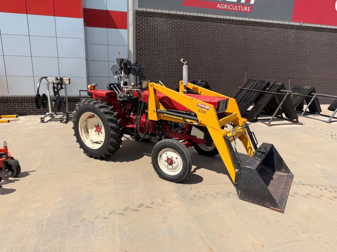 Image of International Harvester 284 Primary image