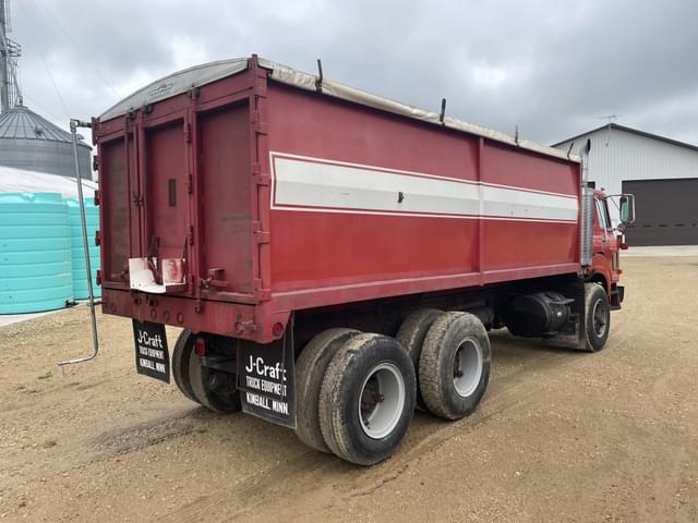 Image of International cabover equipment image 3