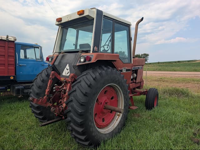 Image of International Harvester 1086 equipment image 3