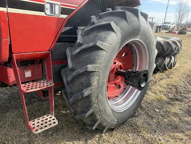 Image of International Harvester 1086 equipment image 4