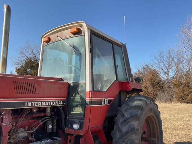 Image of International Harvester 1086 equipment image 2