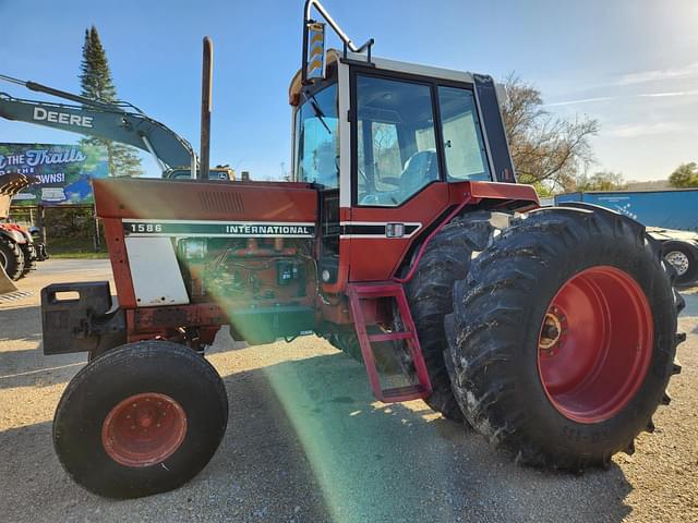 Image of International Harvester 1586 equipment image 2