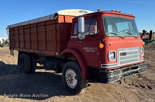 Image of International 1850 equipment image 2