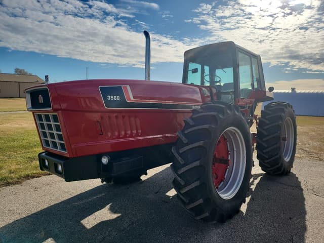 Image of International Harvester 3588 equipment image 1