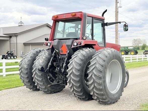Image of International Harvester 3688 equipment image 2