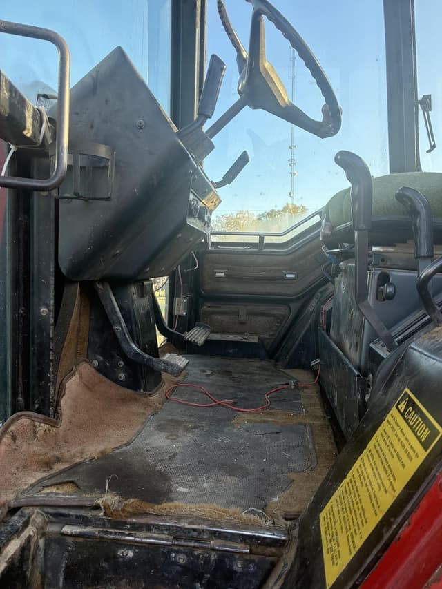 Image of International Harvester 3788 equipment image 4