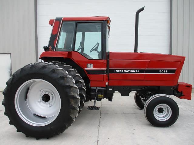 1981 International Harvester 5088 Tractors 100 to 174 HP for Sale