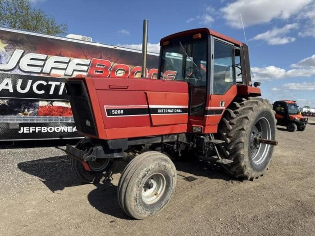 Main image International Harvester 5288