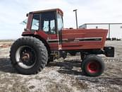 Thumbnail image International Harvester 5288 4