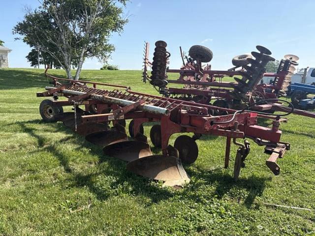 Image of International Harvester 720 equipment image 4