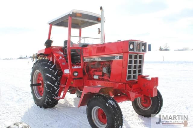 Image of International Harvester 786 equipment image 1