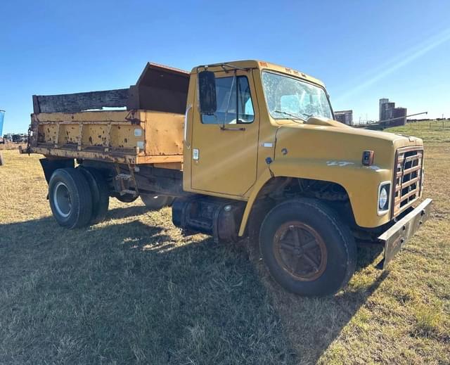 Image of International 1724 equipment image 2