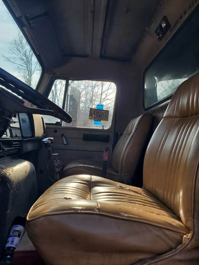 Image of International F-2575 equipment image 4