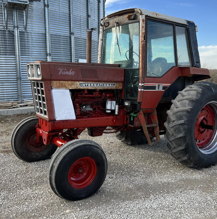 Main image International Harvester 1086