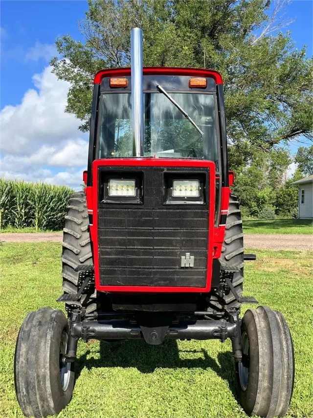 Image of International Harvester 3688 equipment image 4