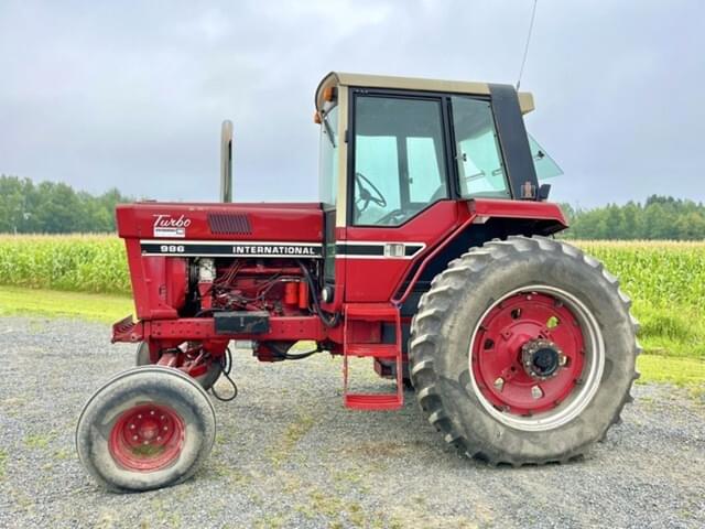 Image of International Harvester 986 equipment image 2