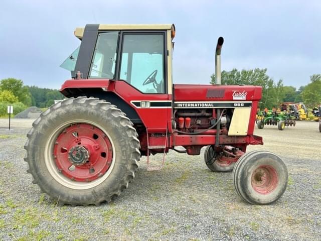 Image of International Harvester 986 equipment image 3