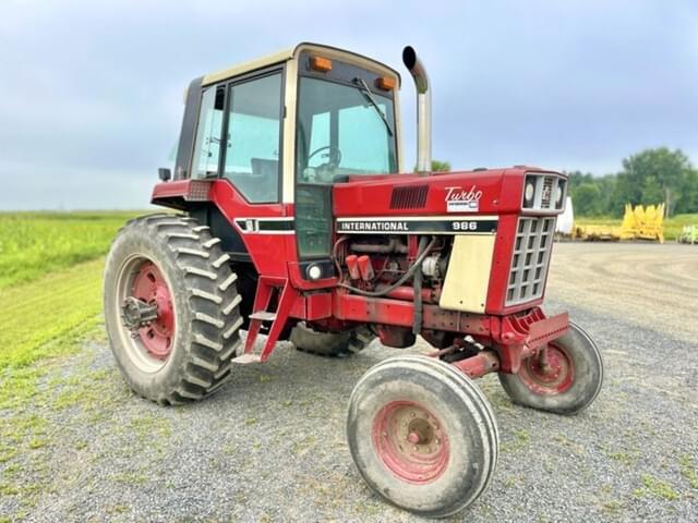 Image of International Harvester 986 equipment image 1