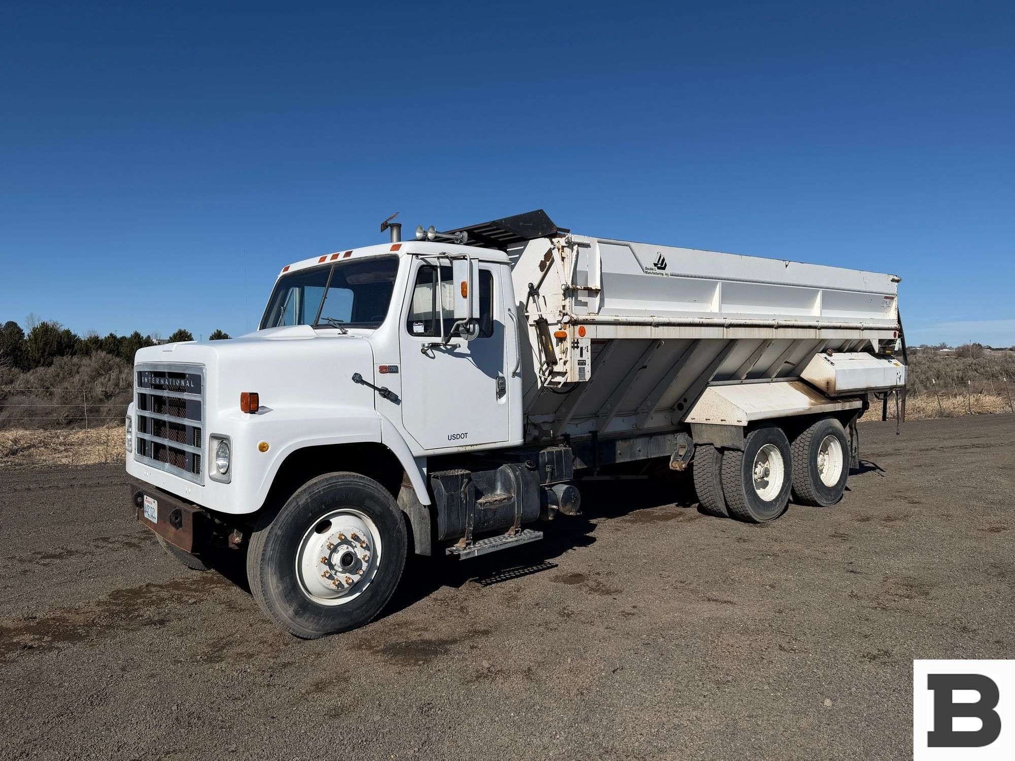 1981 International 2275 Equipment Image0