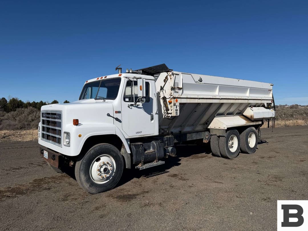 Image of International 2275 Primary image