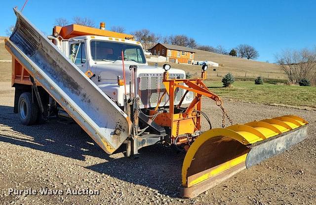 Image of International S2500 equipment image 2