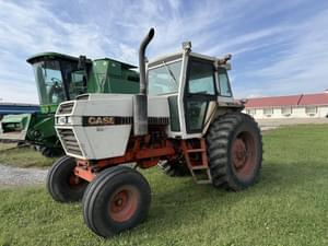 1981 J.I. Case 2590 Image