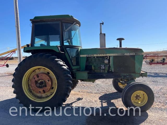 Image of John Deere 4240 equipment image 3